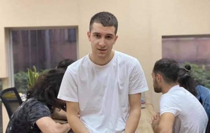 "მერვე ნიკოლოზობა დგება, გეძებ ყველგან..." - ნიკო კვარაცხელიას დედის ემოციური პოსტი