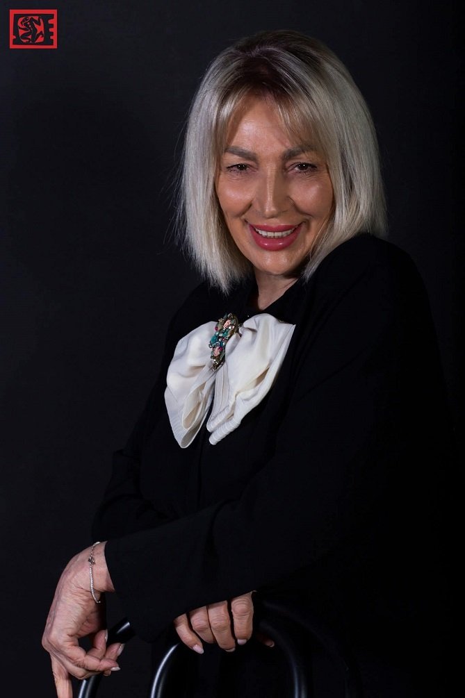 ლაურა რეხვიაშვილი