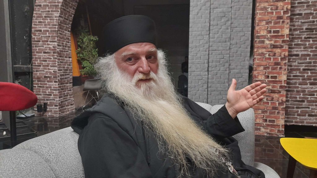 "90 წლის დედამ მითხრა, მე ღვთისმშობელს ჩაგაბარე და არ მეშინიაო" - არქიმანდრიტი დოროთე ყურაშვილი