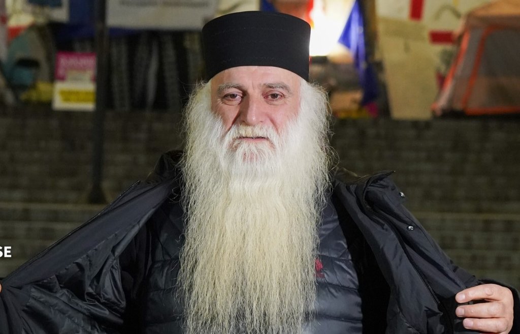 "ასე თუ გააგრძელა, ჩვენნაირებს ეკლესიაში დაგვაბრუნებს" - ისტორია, რომელსაც მამა დოროთეზე ჰყვებიან