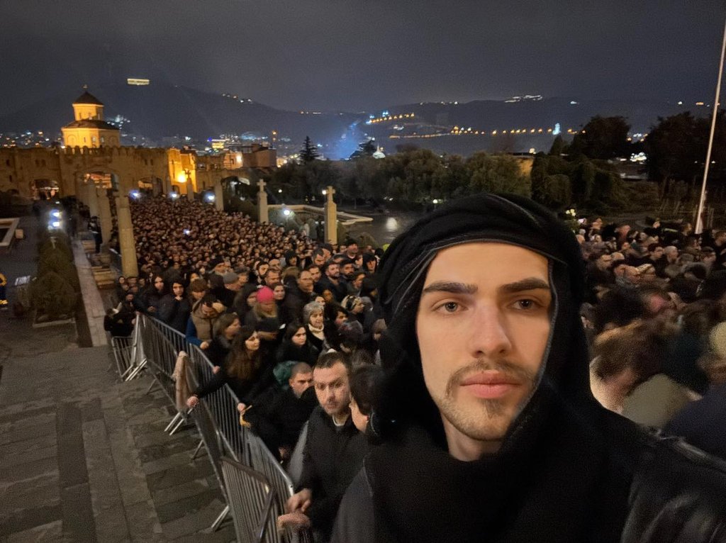 "უწმინდესო, სამეგრელოდან, მეგრელმა ბიჭმა დაამზადა თქვენთვის ეს სანთლებიო..." - შაკო გულორდავას ემოციური პოსტი