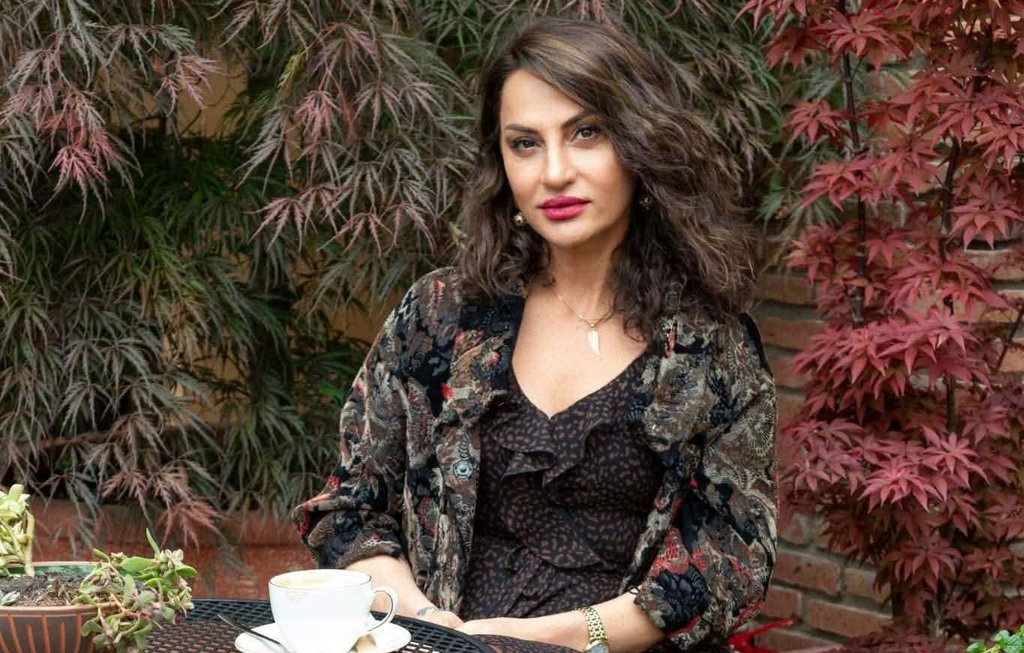 "როგორ იქცევიან ადამიანები მაშინ, როდესაც სიყვარული კვდება, ძალადობა კი ნორმად იქცევა" - თეონა დოლენჯაშვილი ახალი წიგნით დაბრუნდა