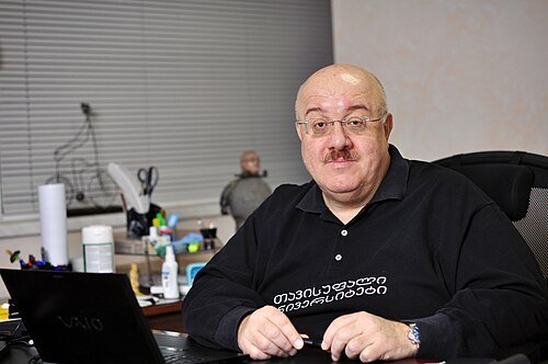 "ნაგვის არც ქუჩაში დაყრა შეიძლება, არც სადარბაზოებში მოშარდვა. ეს სიღორეა" - კახა ბენდუქიძის ცნობილი დარიგებები