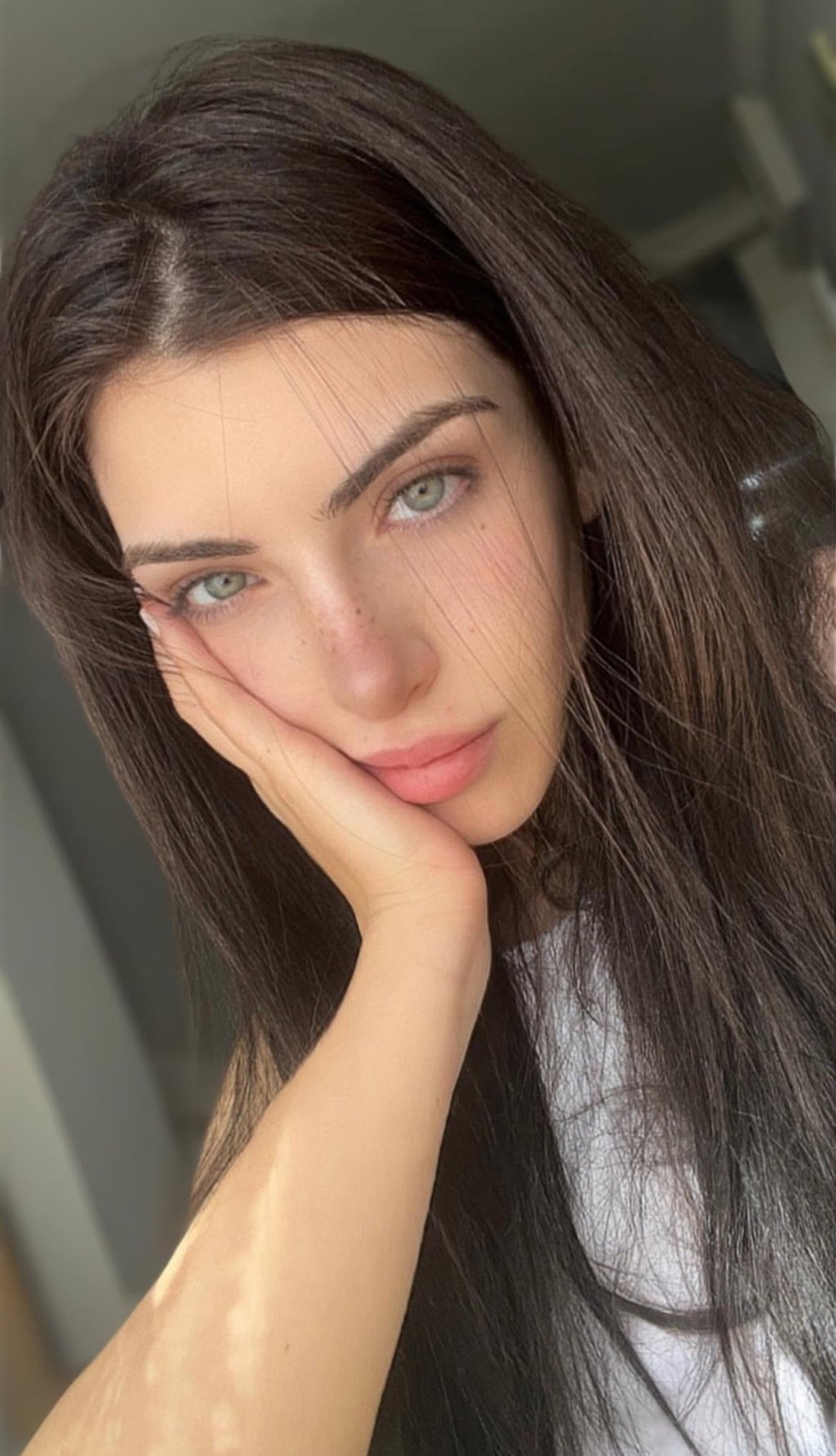 ნინი