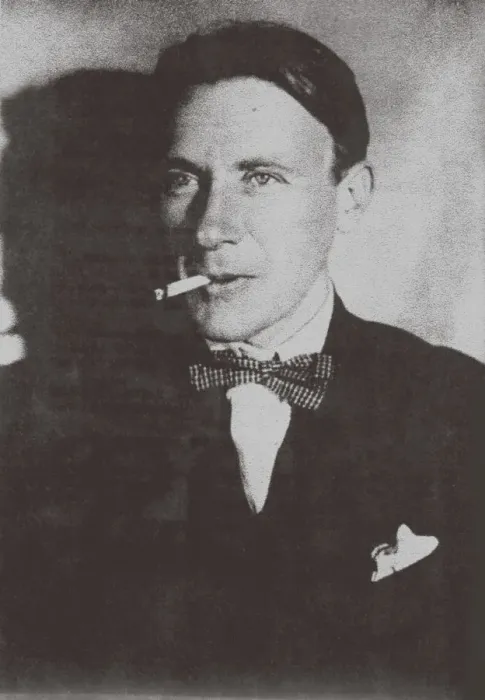 portrait-author-mikhail-bulgakov-1891-1940-1920-14891024.jpg